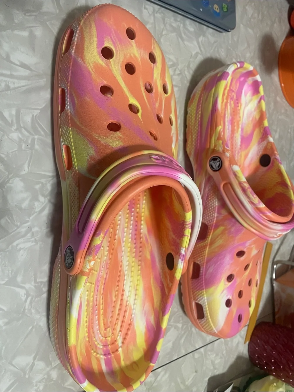 CROCS Men’s Swirl Pink Orange Yellow Clogs
